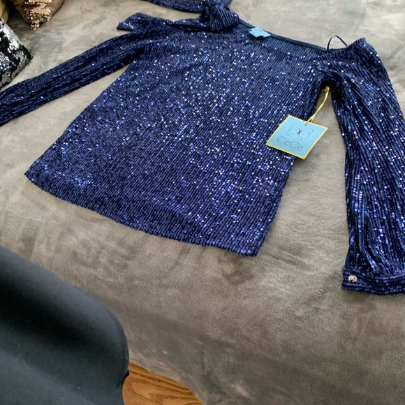 Very beautiful shirt by CeCe - Picture 3 of 3